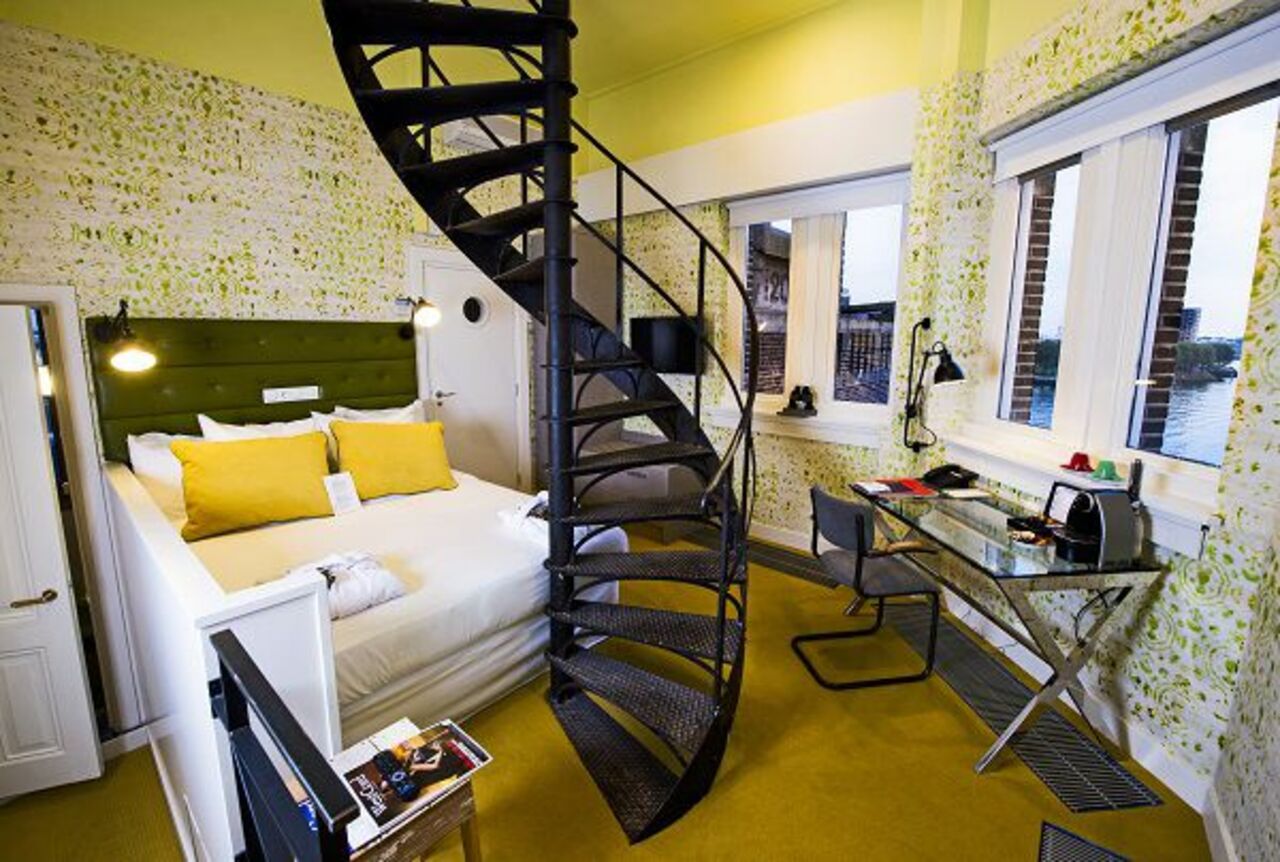RT @BalustradeUKLtd: Very interesting use of a #staircase in a hotel room. A great way to make it a feature!http://www.forbes.com/sites/tanyamohn/2016/05/31/a-review-hotel-new-york-in-rotterdam-the-netherlands-where-history-is-personal/#148b3c15647c https://t.co/8nhRbAtMBZ