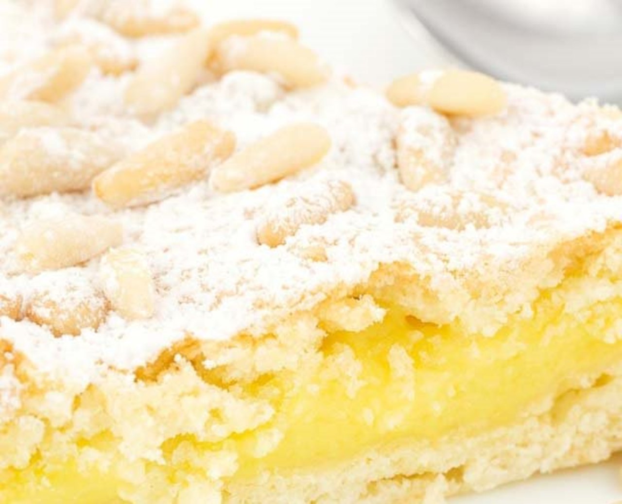 Torta della nonna - Grandma's #cake - A #recipe from #Tuscany just soo good https://invaldera.net/2014/09/19/torta-della-nonna/ https://t.co/VdVh429LoI