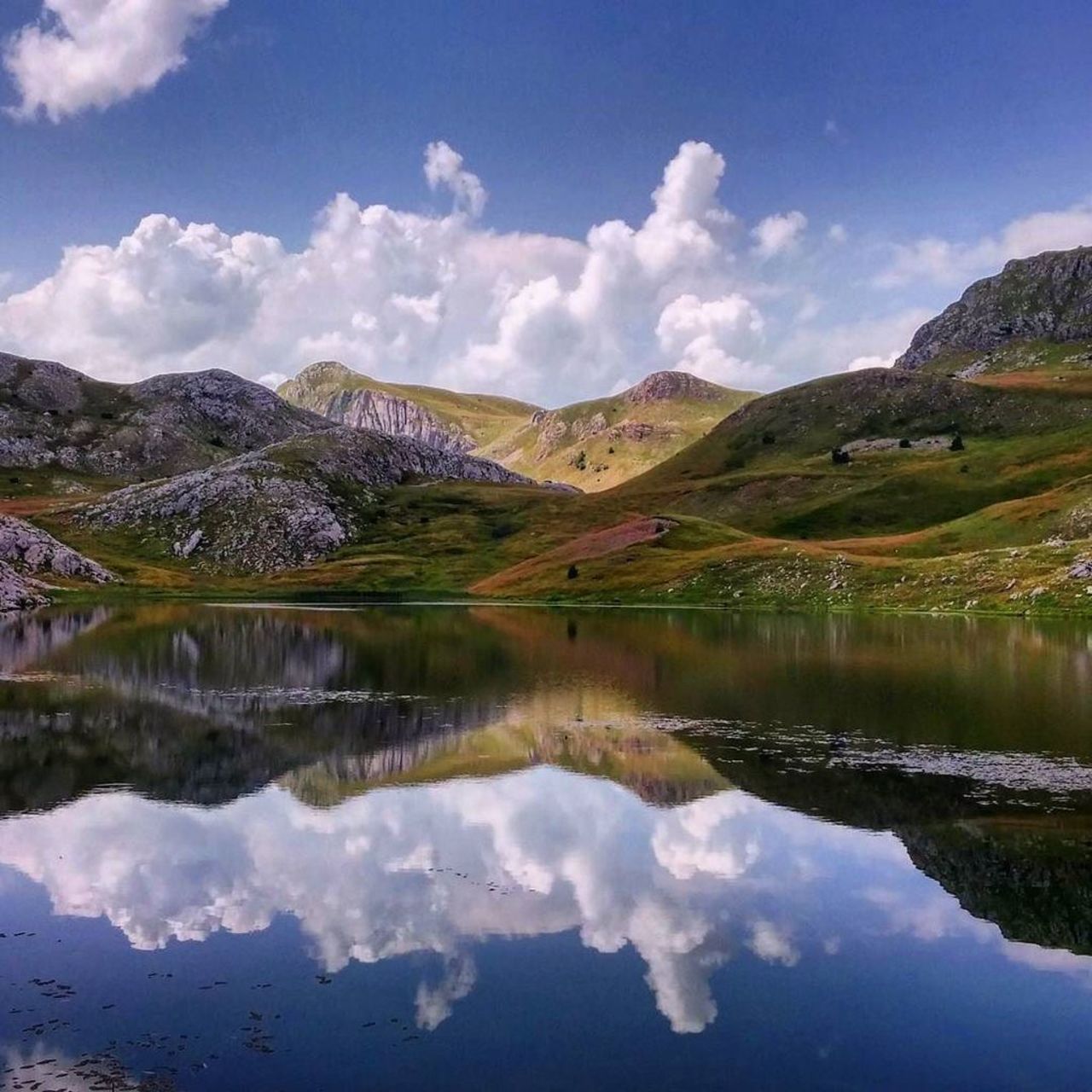 #HighlanderAdventures #hiking #bosnia Kotlaničko lake on Zelengora mountain today. #Highl… http://ift.tt/2aiZU2k https://t.co/oH7LJPSDzl