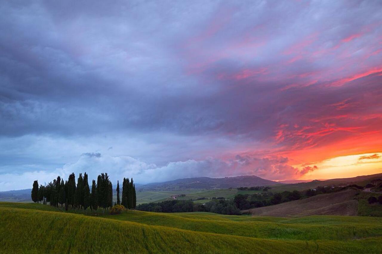 Beautiful Sunset, Gorgeous Landscape, #Tuscany, #Italy https://t.co/xJ7Rnq8L4q #Italia c @DS_Venus #travel #photography #nature